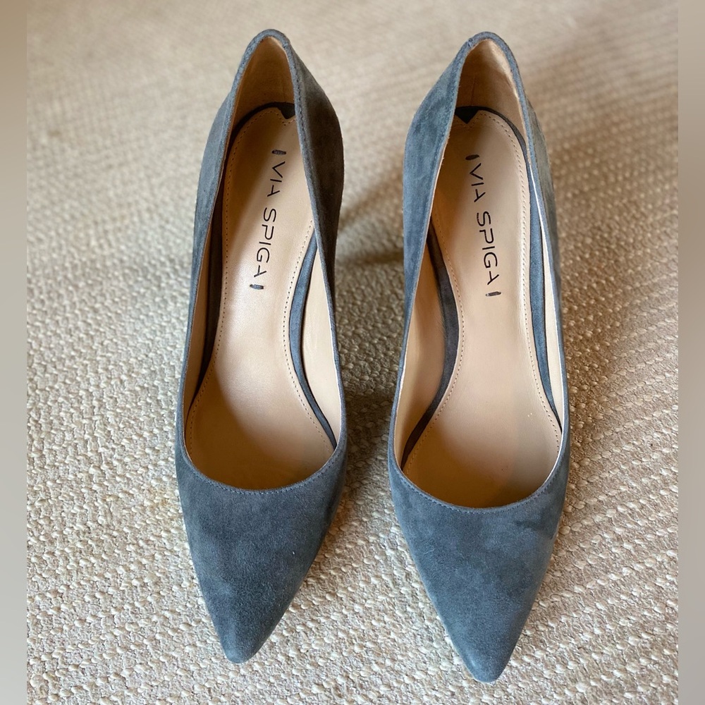 Via Spiga V-Carola grey suede pumps